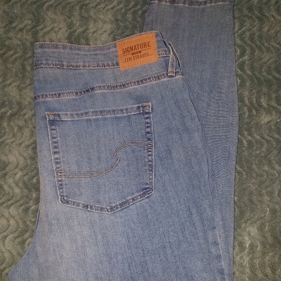 Signature by Levi's maternity skinny jeans - Picture 1 of 6